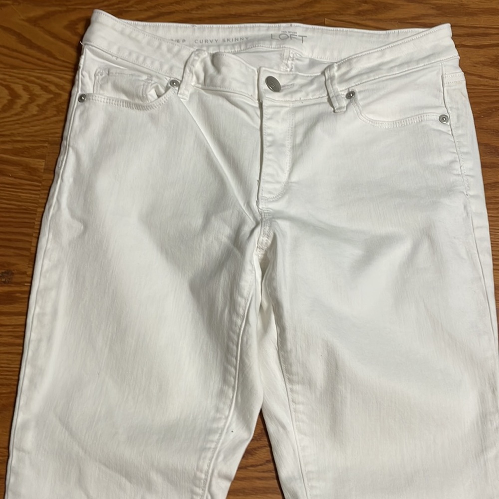 LOFT White Curvy Jeans. Size 6P